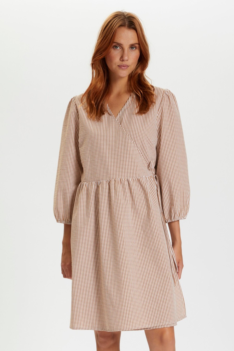 Overdele Saint Tropez | Iggasz Wrap Dress